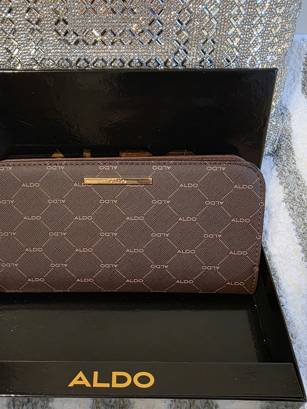 ALDO NWOT Women's Brown Logo Zip Wallet